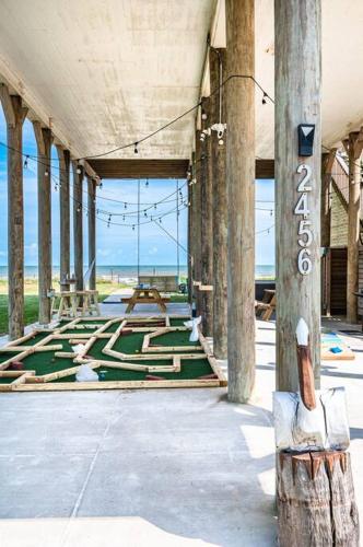 Gulf Front - Mini Golf - Hot Tub - Family Friendly - ForeShore