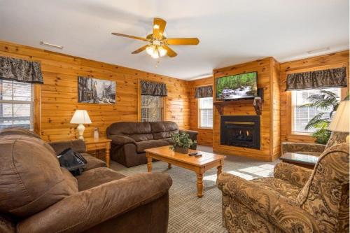Briarstone Lodge Condo 13E in Pigeon Forge (TN)