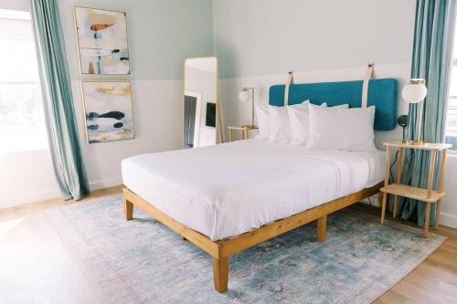 Unit 122 - The Strand 1 Bed - Cation on the Guadalupe in New Braunfels, USA