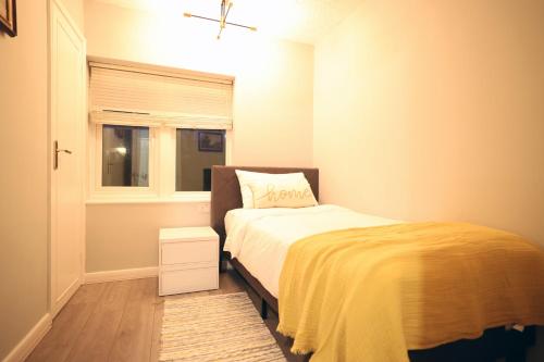 Bath City Skyline Spacious 3 Bed House for family, Бат (фото 7)
