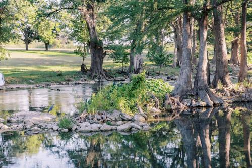 Unit 221 - The Lyndon 1 Bed - Cation on the Guadalupe in New Braunfels, USA