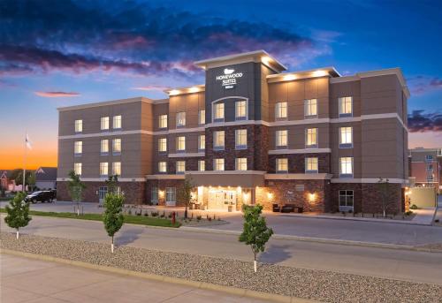 Exterior view, Homewood Suites by Hilton West Fargo - Sanford Medical Area in West Fargo (ND)