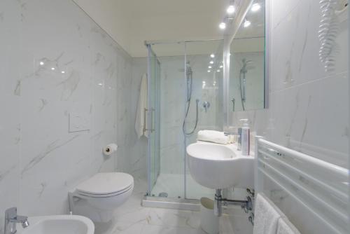 Palace Hotel Domus Mea Riccione - 화장실
