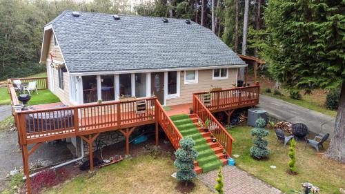 Serene Cottage in the Woods