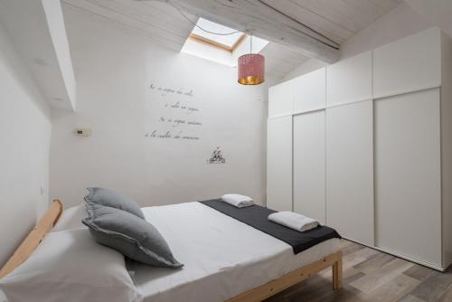 Design Center Florence APT - HomeUnity