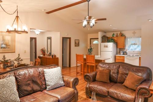 Creekside Home with Fire Pit Less Than 15 Mi to Hiking - main image