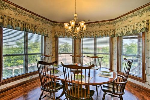 Reelin and Dealin New Orleans Waterfront Home - image 12