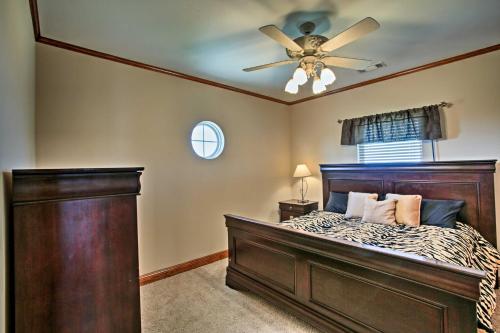 Reelin and Dealin New Orleans Waterfront Home - image 10