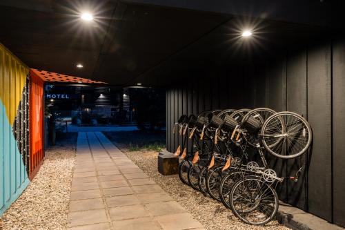 423207917 The Coachman Hotel