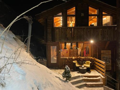 Stirling Luxury Chalet - image 13