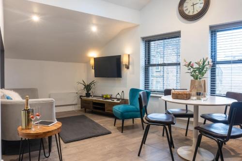 Picture of Cheltenham Two