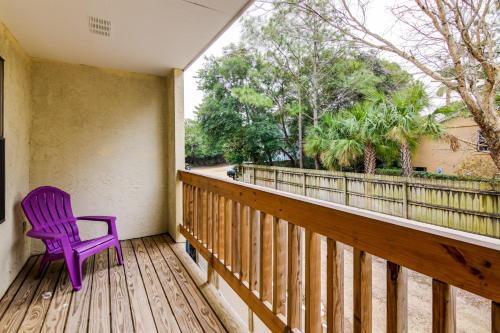 Destin Townhome with Patio - 1 Minute Walk to Beach! - image 6