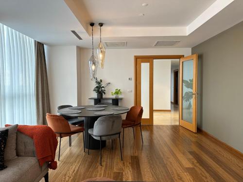 Luxury Modern 3BR Apartment in Residence Maslak - image 6