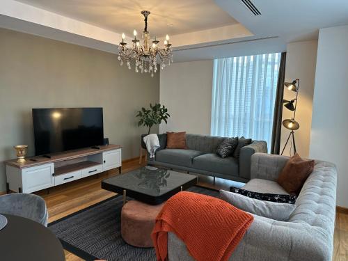 Luxury Modern 3BR Apartment in Residence Maslak - image 2