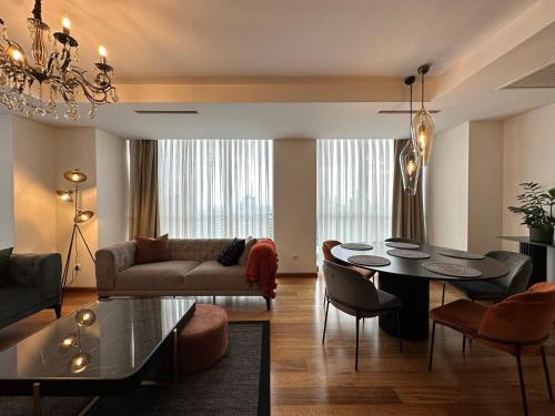 Luxury Modern 3BR Apartment in Residence Maslak - image 3
