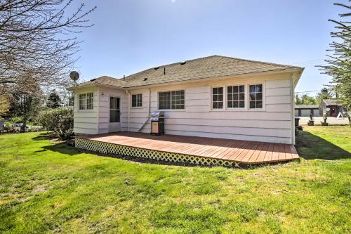 Netarts Cozy Coastal Cottage with Deck Near Portland!