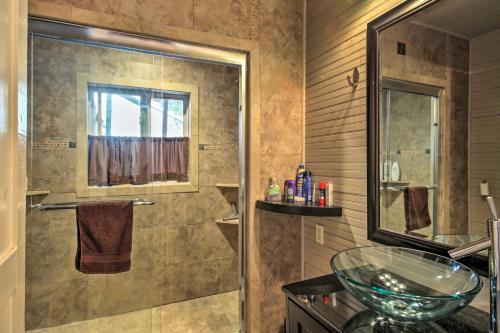 New Orleans Home with Hot Tub-1 Mi to French Quarter! - image 32