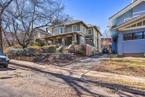 Bright Apartment 3 Mi to Downtown Birmingham! thumb 3
