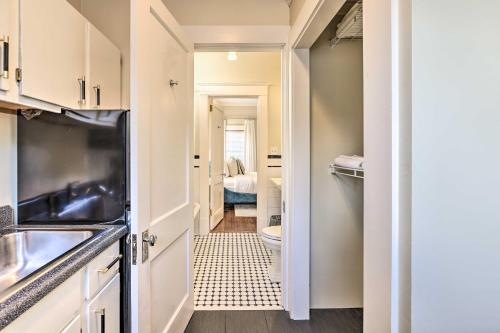 Bright Apartment 3 Mi to Downtown Birmingham!