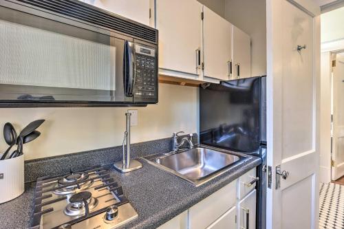 Bright Apartment 3 Mi to Downtown Birmingham!