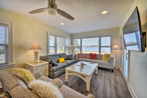 Portsmouth Waterfront Vacation Rental with Deck