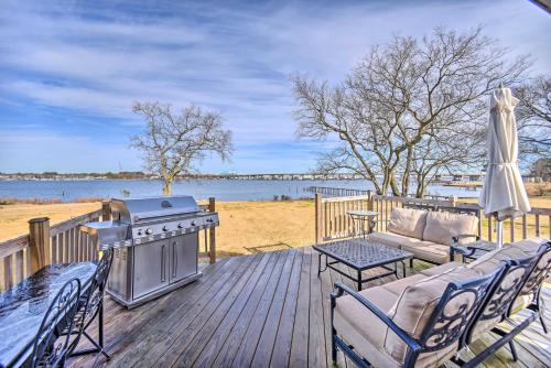 Portsmouth Waterfront Vacation Rental with Deck