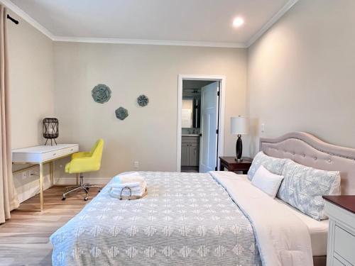 Luxury 2BR Minutes from Old Town Pasadena