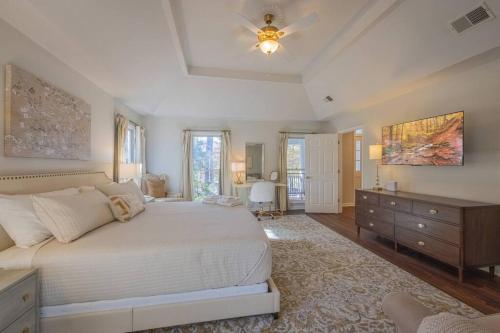 애선스 (GA) Large Luxury House, King Beds and More, Hot Tub, Theater, Fireplace, Game Room, Ping-pong, Pool Tabl 4성급 싱글룸 스위트룸