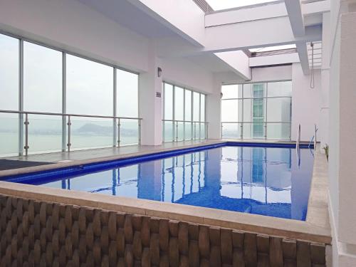 Swimming pool, Apartments Puerto Santa Ana in Guayaquil