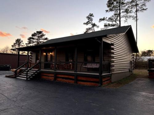 The Horse Cabin at Natural State Cabins thumb 4