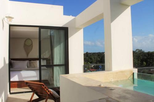 The Waves 307 classy PH with private pool, Tulum