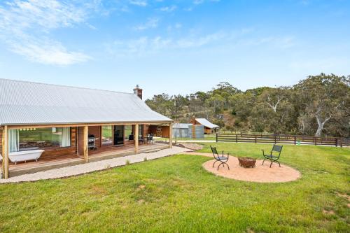 Grandview Accommodation - Hideaway Huts