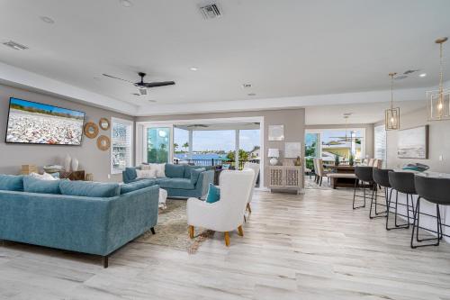 Magnificent New Build Private Pool Home on the North Tip of Fort Myers Beach! home thumb 3