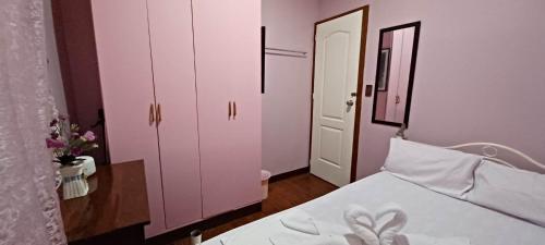 1 double bed