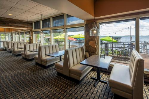 Restaurant, Holiday Inn Detroit Lakes - Lakefront by IHG in Detroit Lakes (MN)