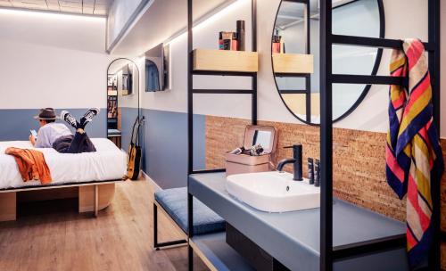 Super King Ensuite Interior