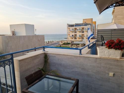 Pearl island suite in Ascalona