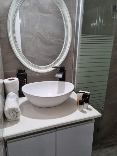 Pearl island suite in Ascalona