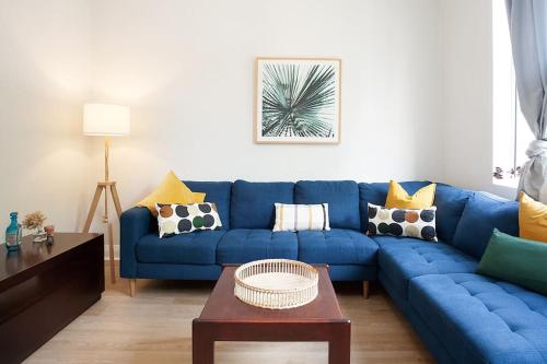 Large 4 Bed Beachside Haven 50m to Bondi Beach - image 6
