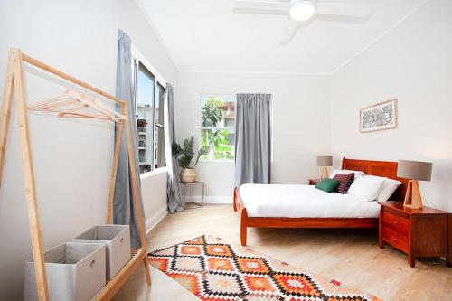 Large 4 Bed Beachside Haven 50m to Bondi Beach - image 13