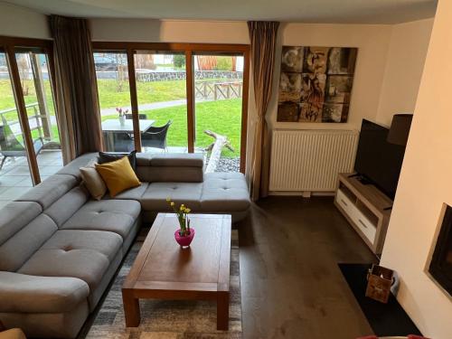  Walensee Apartment, Lake & Alpine Dream in Unterterzen