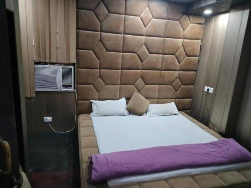 Hotel Kanpur Deluxe By WB Inn