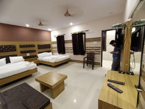 Chhabra Guest House, Kanpur