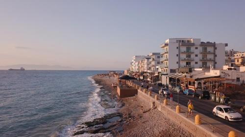 Sunrise luxury apartments Rhodes - image 3