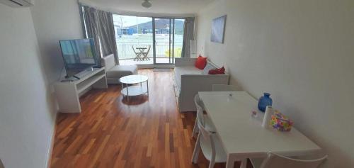 Entire Spacious Apartment in the HEART of Canberra!