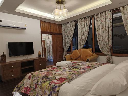 room detail thumbnail 1