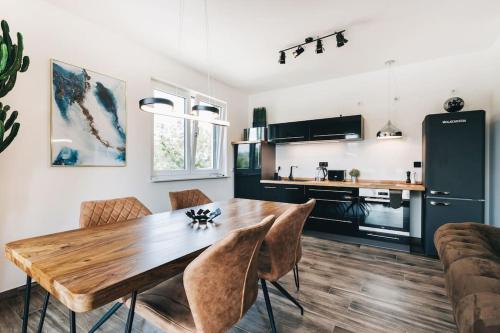 Stilvolle 4-Raumwohnung in zentraler Lage, Drážďany (fotografie 2)