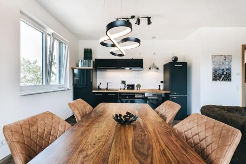 Stilvolle 4-Raumwohnung in zentraler Lage, Drážďany (fotografie 3)