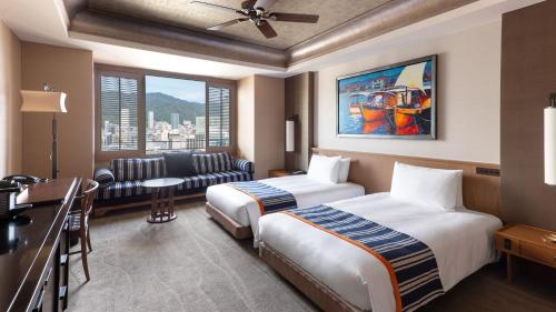 Executive Twin Room - City View on Higher Floor with Complimentary minibar