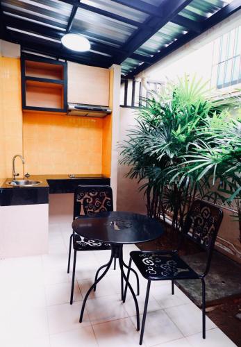 ラタナ レジデンス ターラン (Ratana Residence Thalang) in タラン